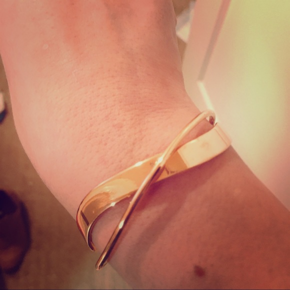 Lulus Jewelry - Lulus Gold cuff bracelet